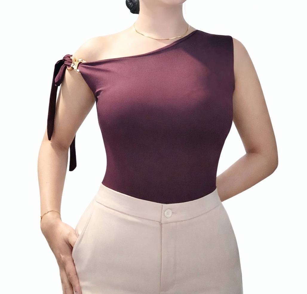 Blusa asimétrica elegante — foto 3