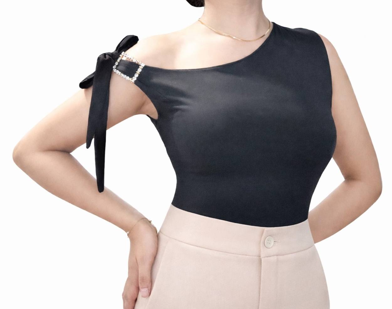 Blusa asimétrica elegante — foto 4